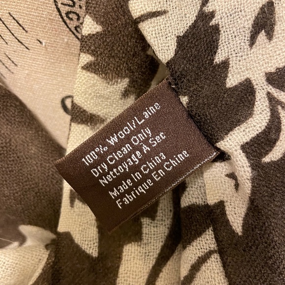 Danier 100% wool lightweight shawl scarf brown and cream - Picture 10 of 12